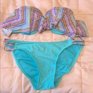 Strapless bathing top w/ matching bottoms